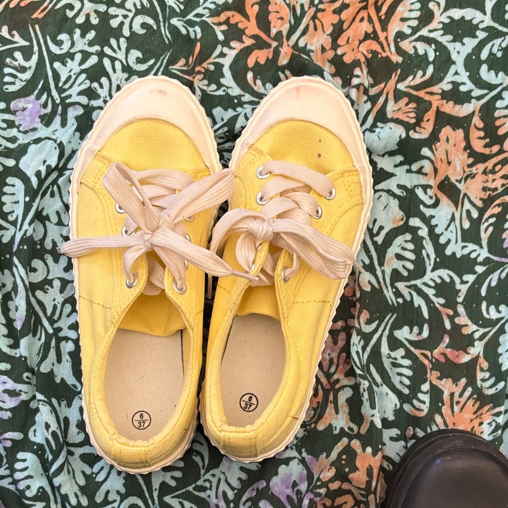 Yellow us6 ladies canvas sneakers